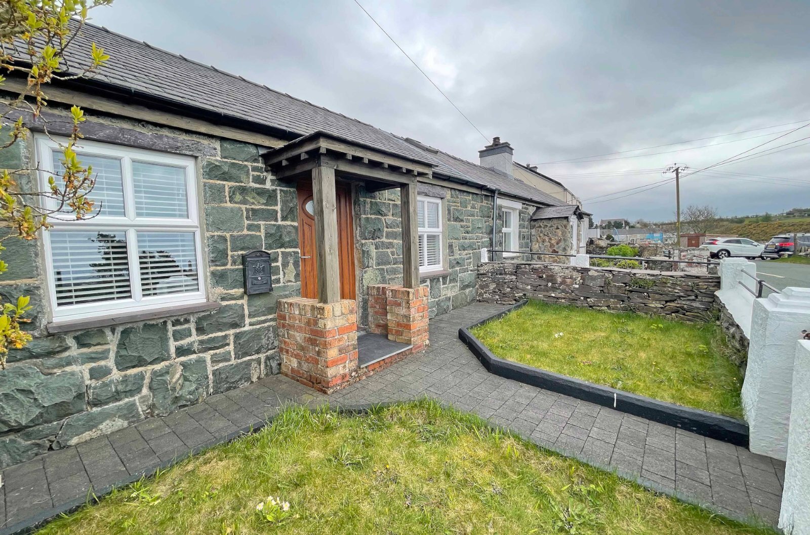 2 bedroom property for sale in Glasfryn Terrace, Upper Llandwrog
