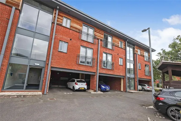 Crossley Road, Worcester, Worcestersh...