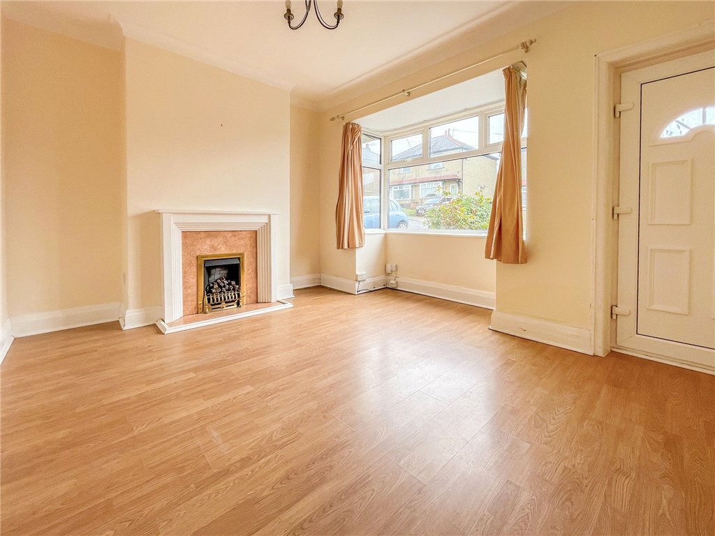 2 bedroom property for sale in Grange Crescent, Riddlesden, Keighley