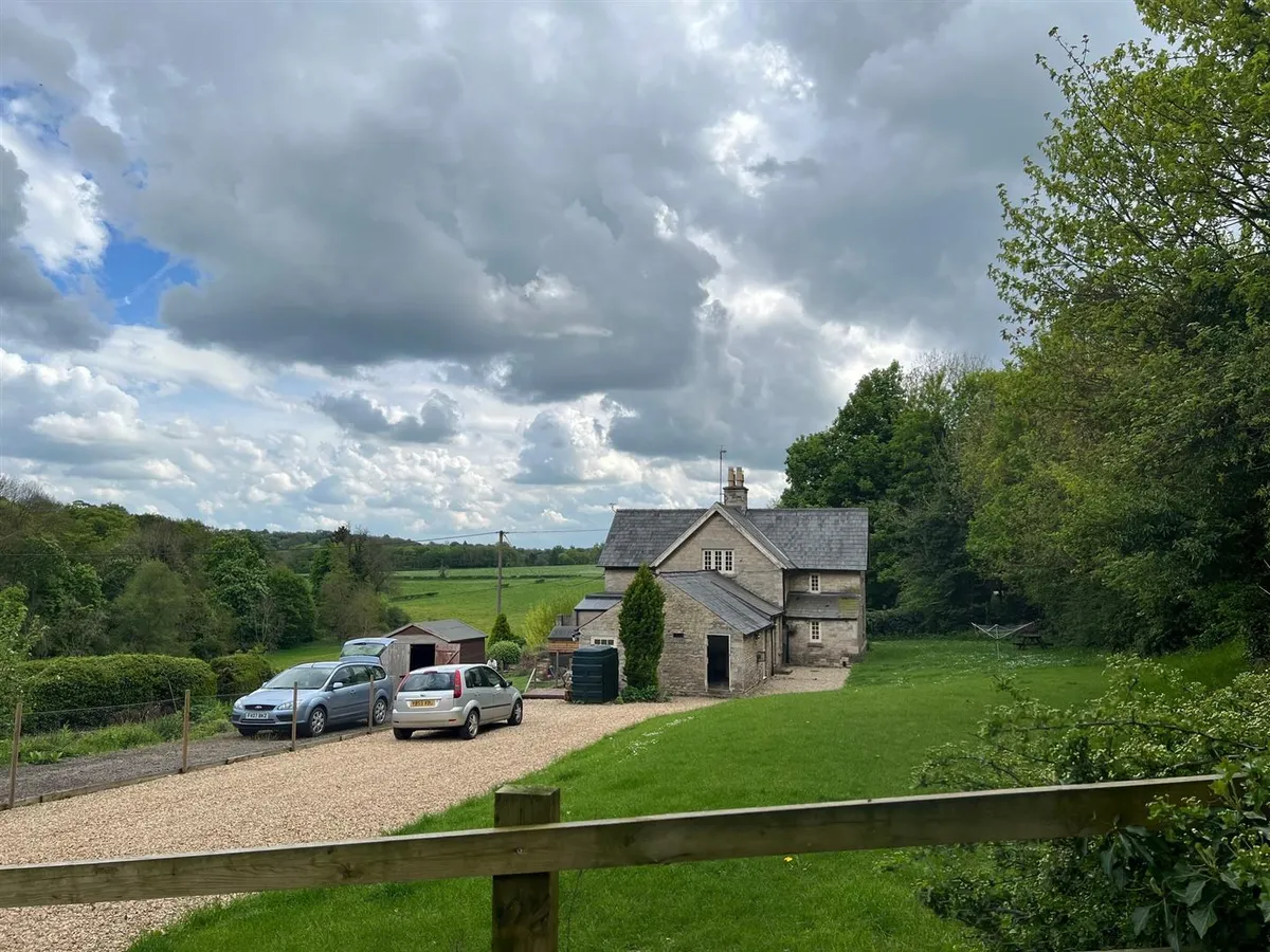 2 PLUMMERS HILL COTTAGE, GREAT PONTON