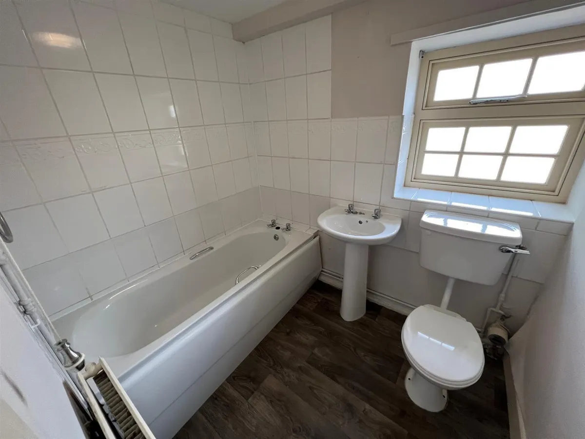 2 PLUMMERS HILL COTTAGE, GREAT PONTON