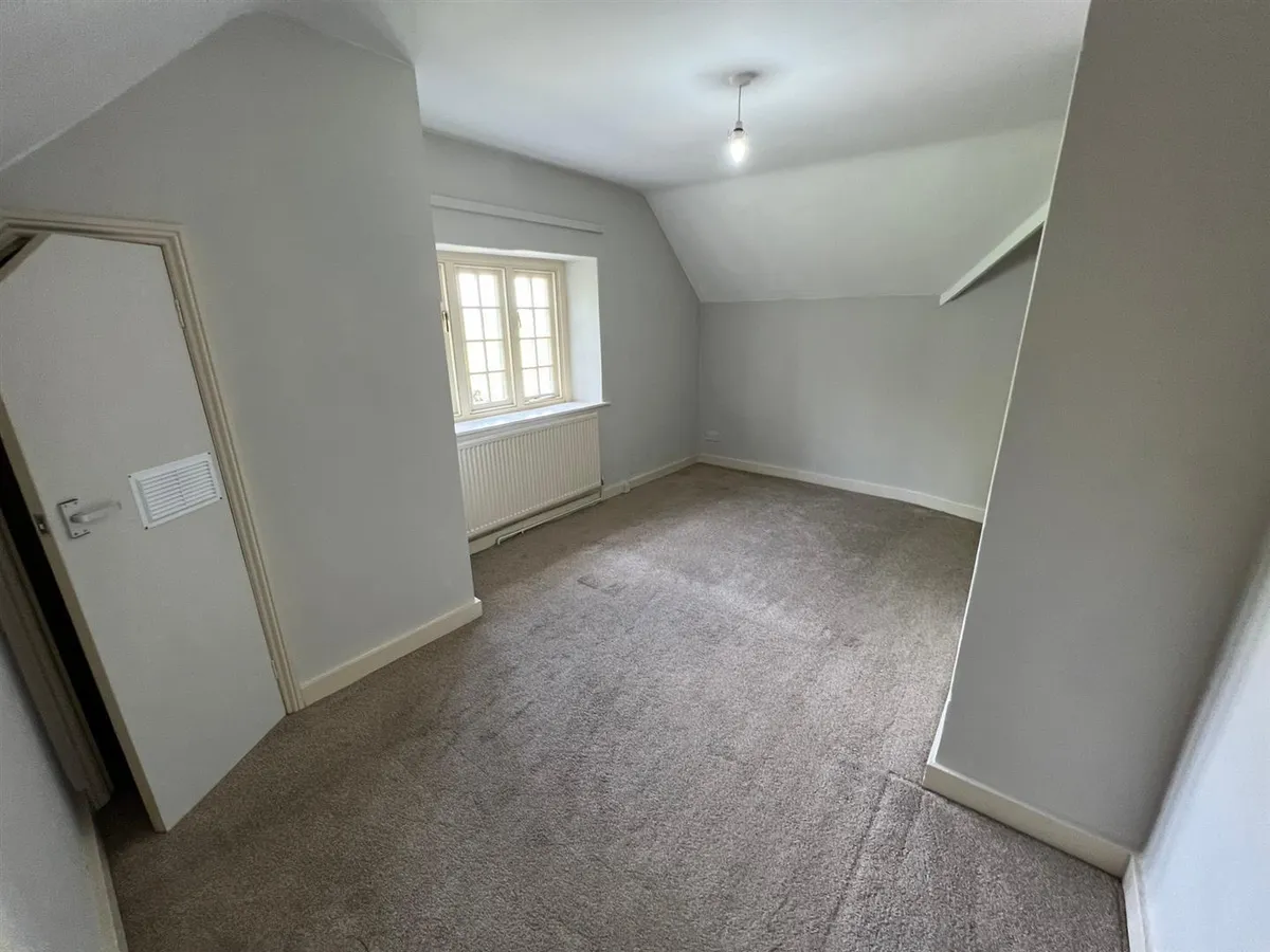 2 PLUMMERS HILL COTTAGE, GREAT PONTON