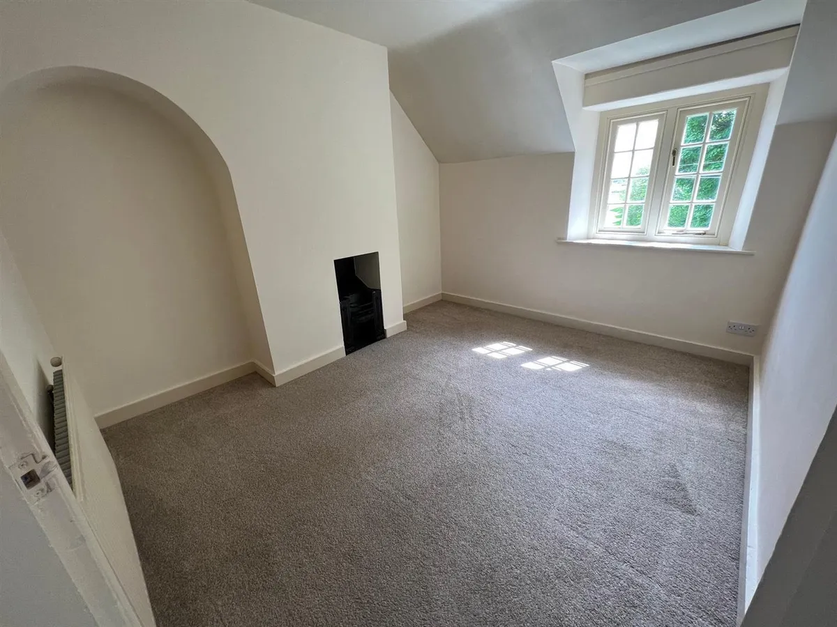 2 PLUMMERS HILL COTTAGE, GREAT PONTON