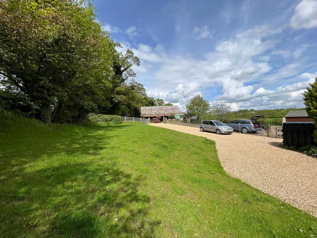 2 PLUMMERS HILL COTTAGE, GREAT PONTON