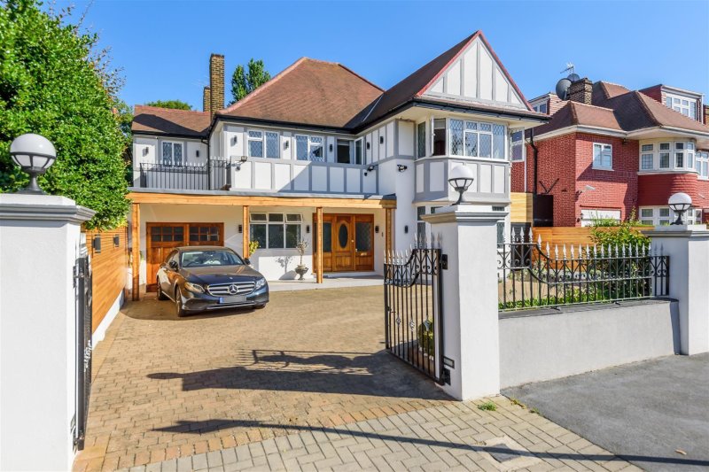 Properties for sale in Stonebridge, London