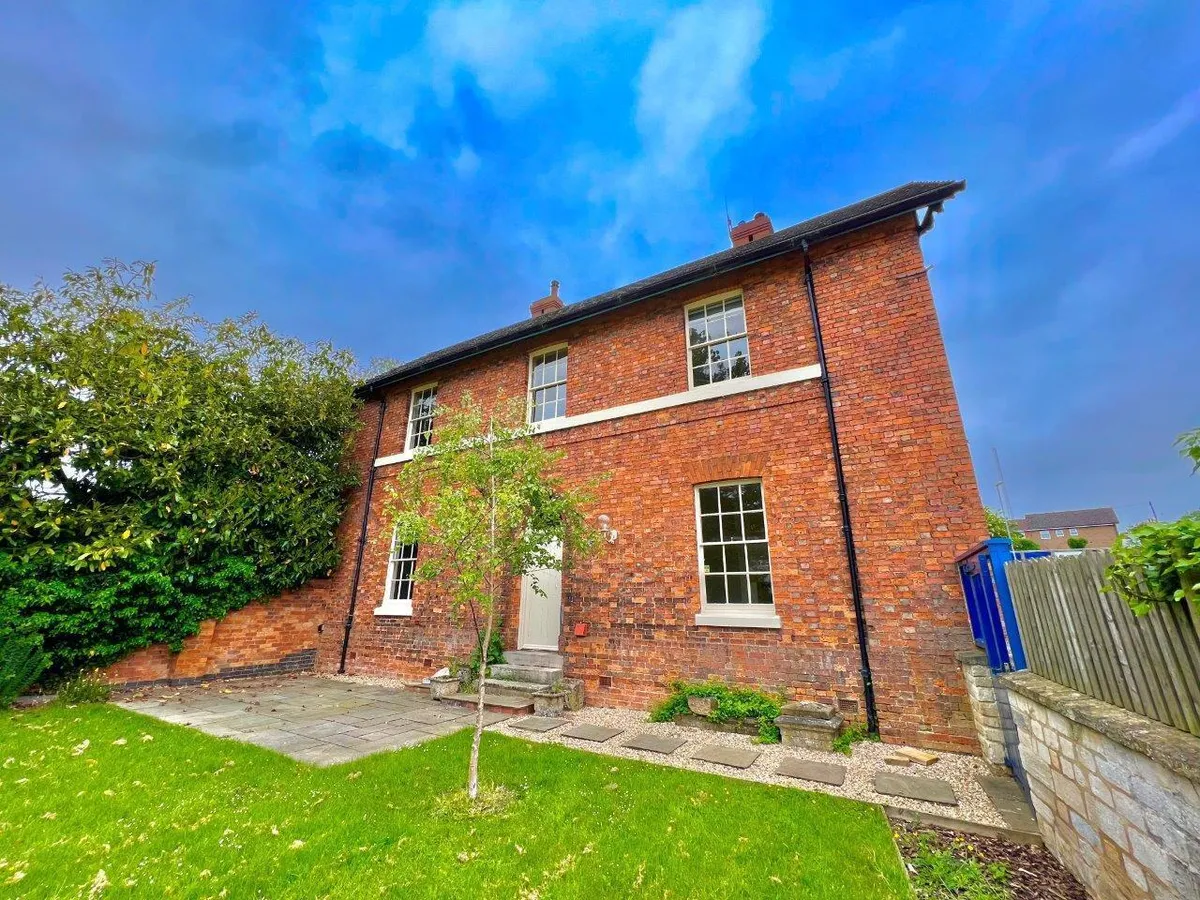 MANOR FARMHOUSE, HIGH STREET, COLSTERWORTH, GRANTHAM