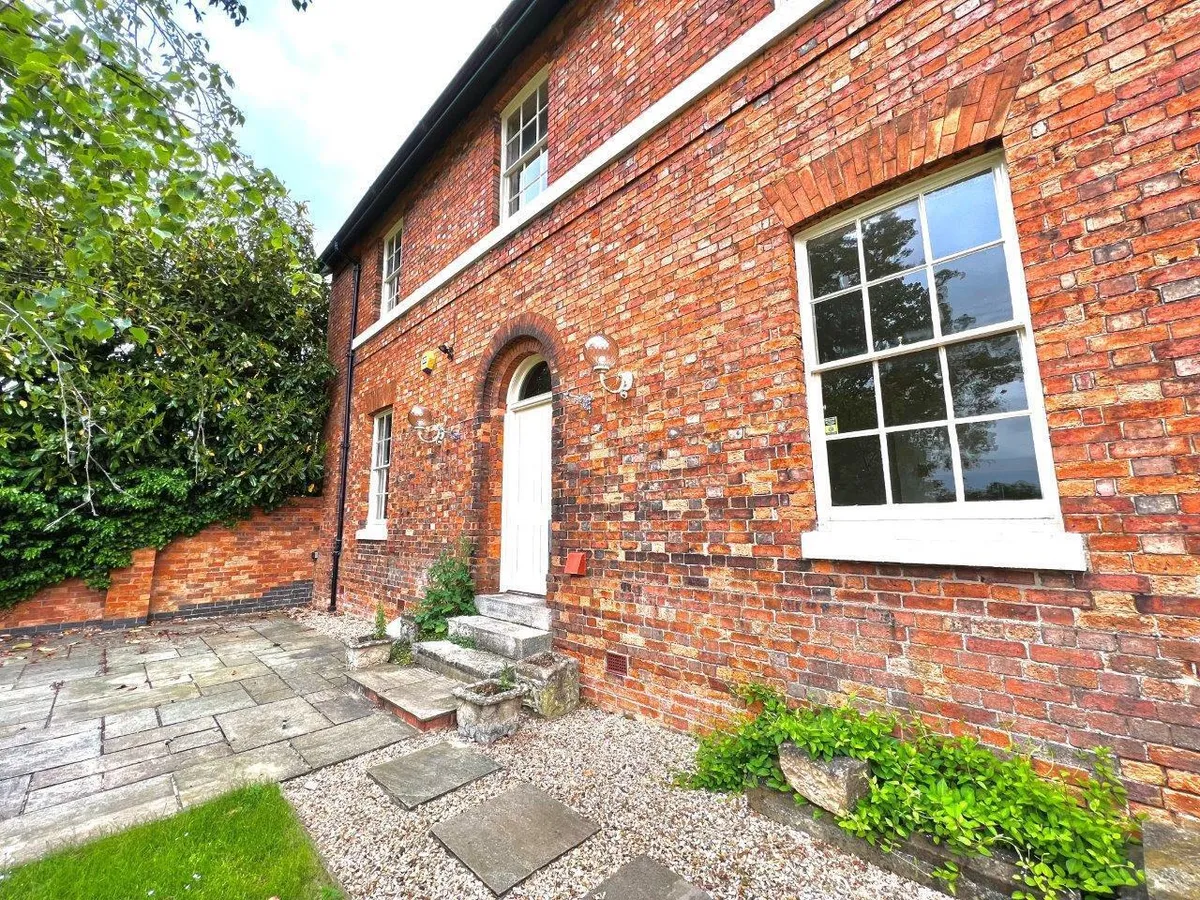 MANOR FARMHOUSE, HIGH STREET, COLSTERWORTH, GRANTHAM