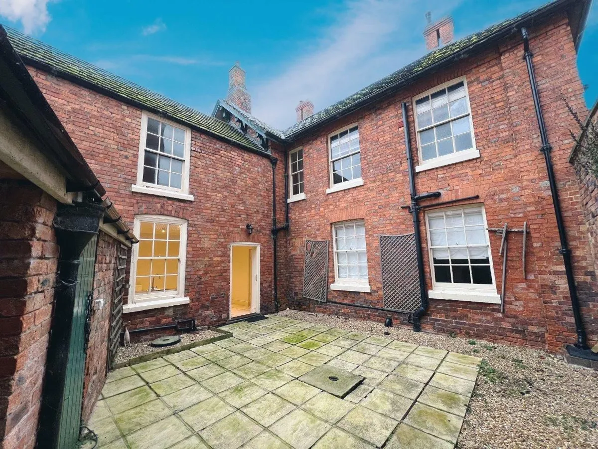 MANOR FARMHOUSE, HIGH STREET, COLSTERWORTH, GRANTHAM
