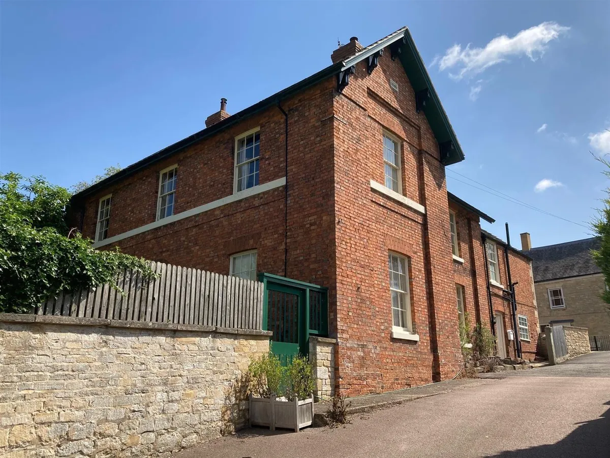 MANOR FARMHOUSE, HIGH STREET, COLSTERWORTH, GRANTHAM