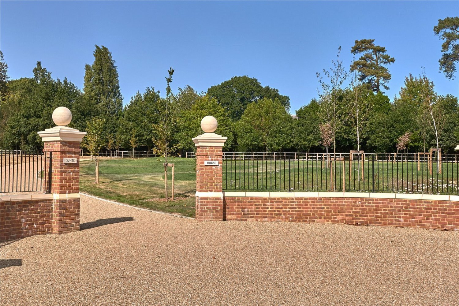 JacksonStops 7 bedroom property for sale in Off Gander Green