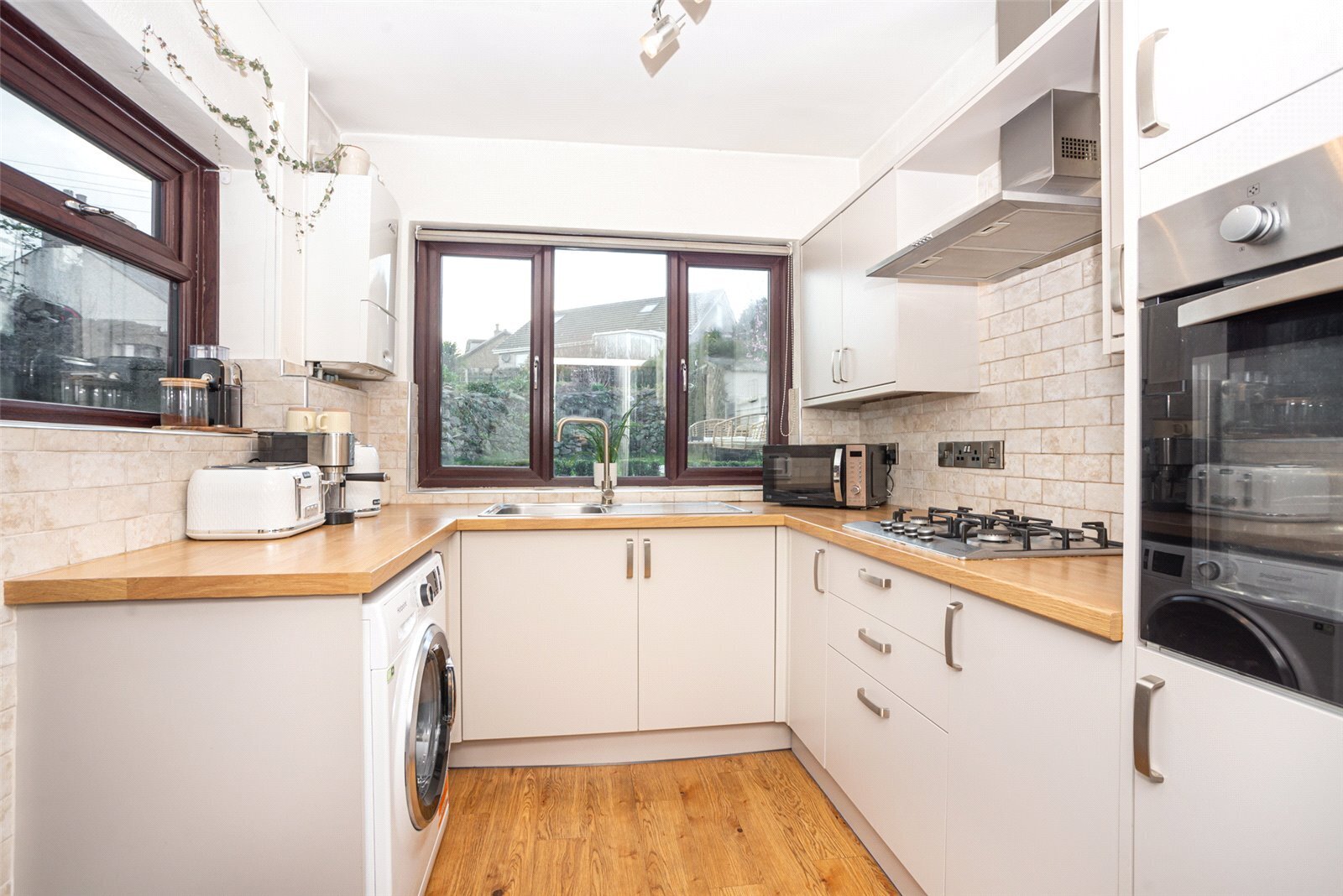 2 bedroom property for sale in Bryn Bras Terrace, Lon Dryll