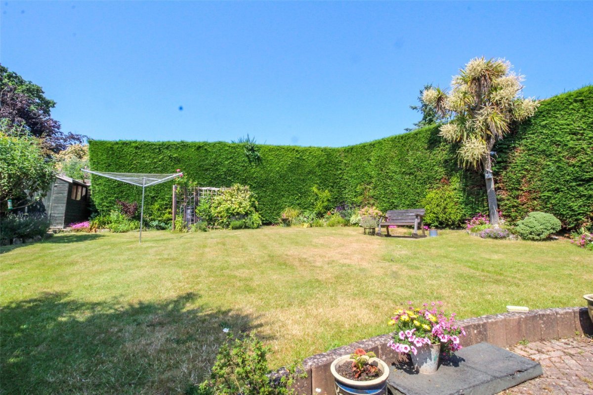 3 bedroom property for sale in Kilmington Way, Highcliffe, Christchurch