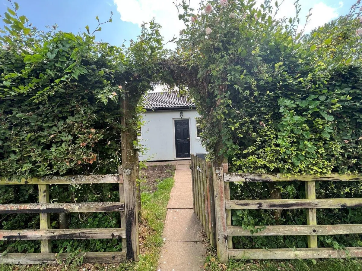 EAST LODGE, HUNGARTON, LEICESTERSHIRE