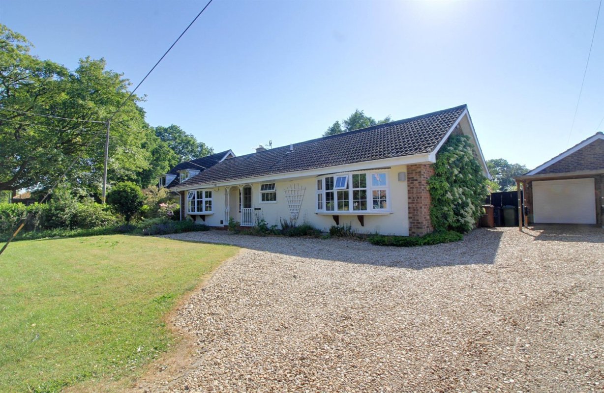 3 bedroom property for sale in Mill Road, North Tuddenham £300,000
