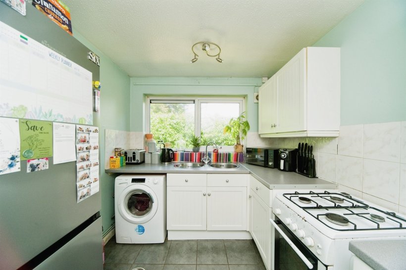 Welbeck Close, Eastbourne 1 bedroom Fox & Sons