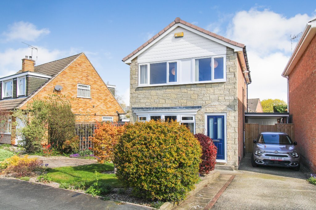 3 bedroom property for sale in Farfield Avenue, Knaresborough, North