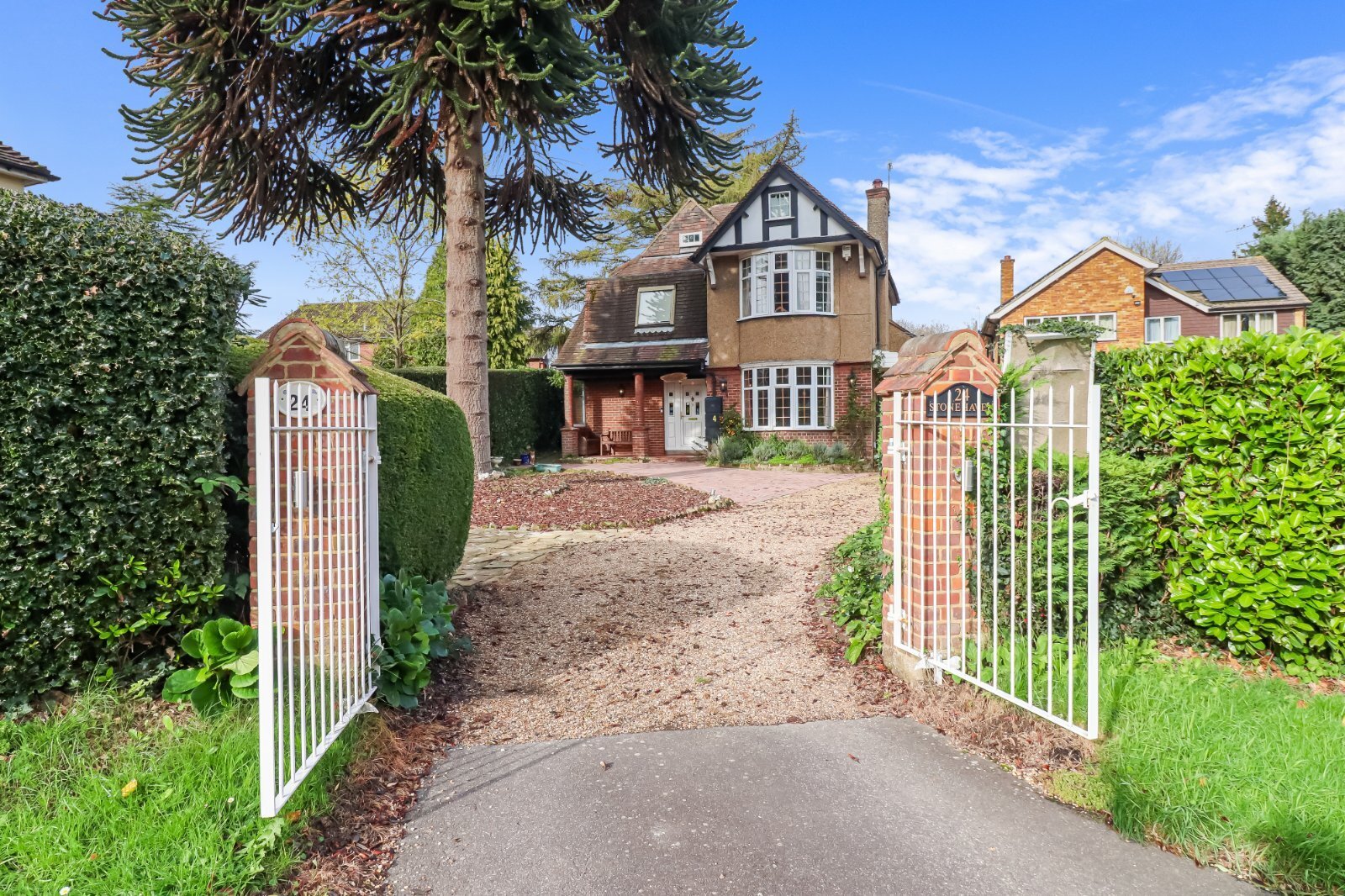 5 bedroom property for sale in Greenways, Abbots Langley, Herts, WD5