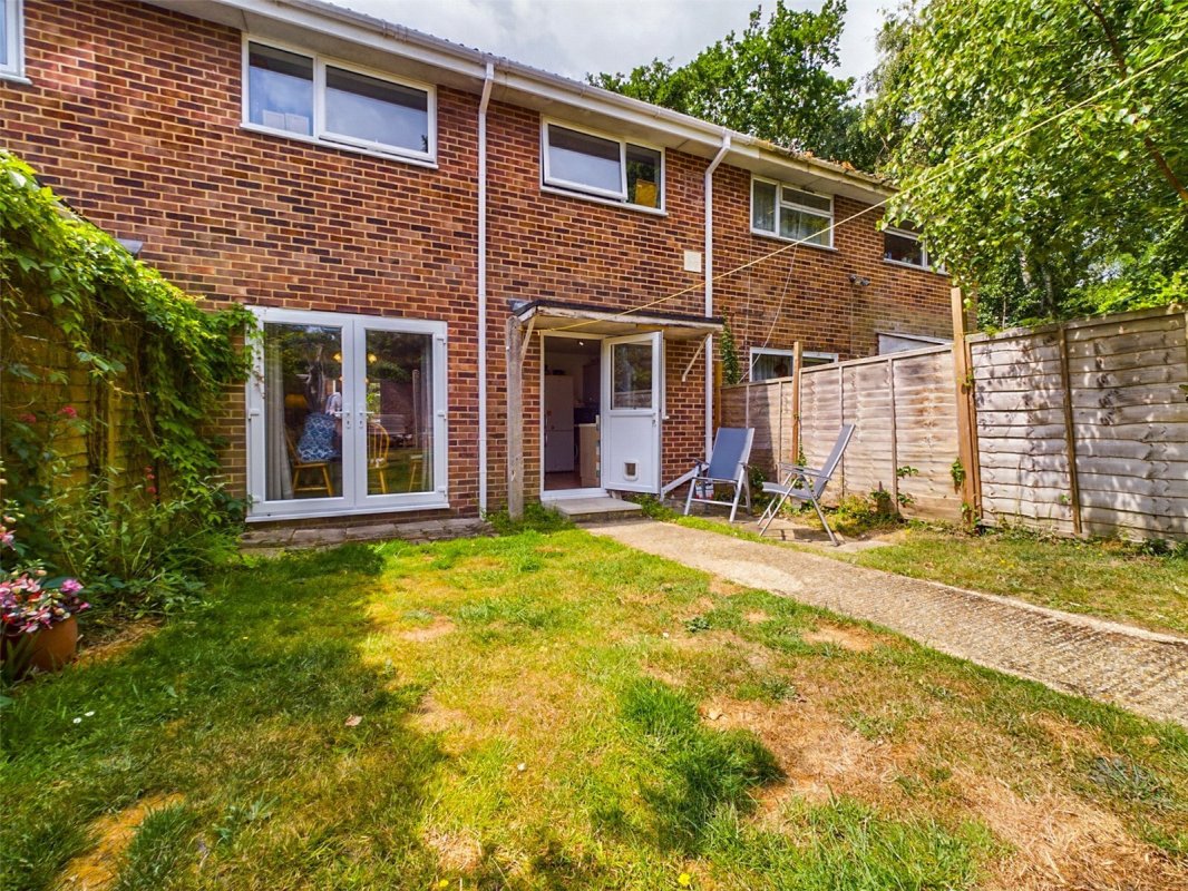 3 bedroom property for sale in Upper Gordon Road, Highcliffe