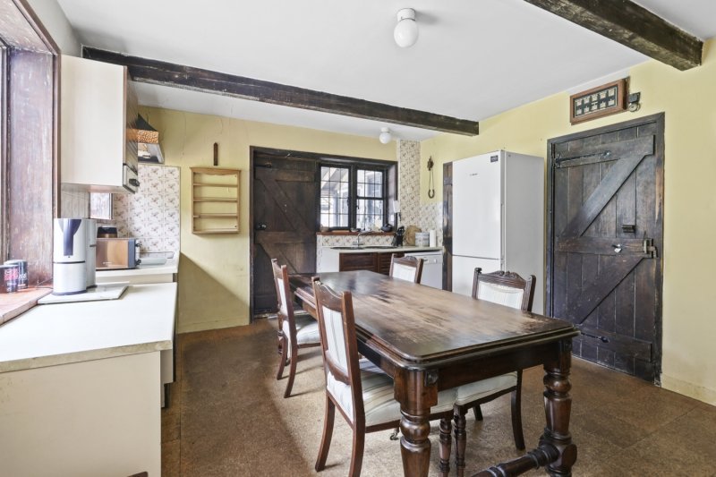 7 bedroom property for sale in Ashley Road, WaltononThames, Surrey