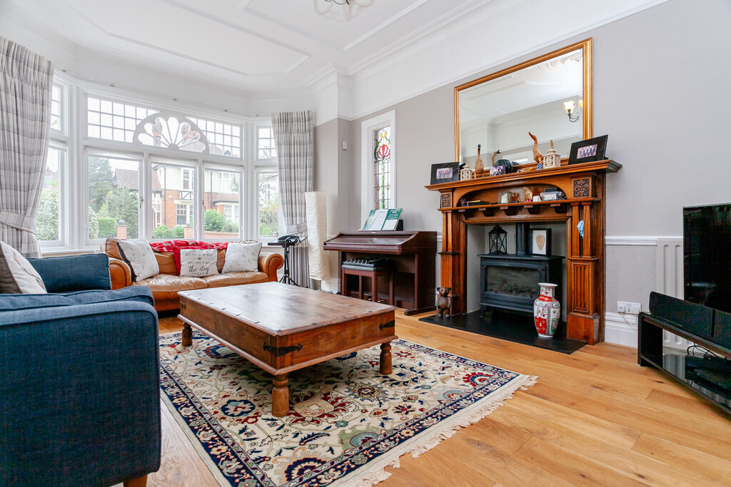 6 bedroom property for sale in Monkhams Drive, Woodford Green Offers