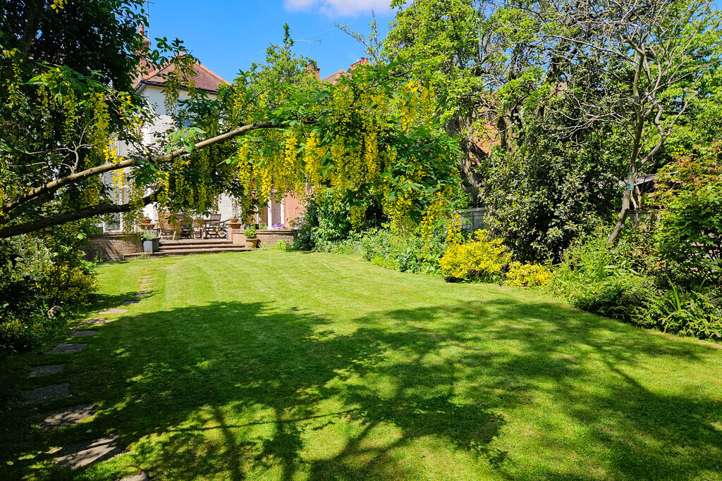 6 bedroom property for sale in Monkhams Drive, Woodford Green Offers