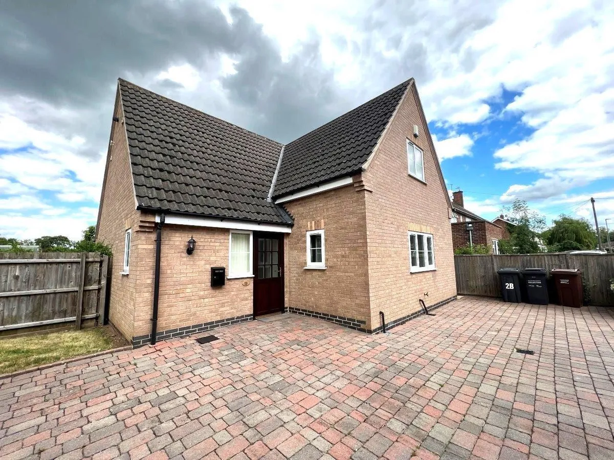 GLEBE ROAD, QUENIBOROUGH, LEICESTER
