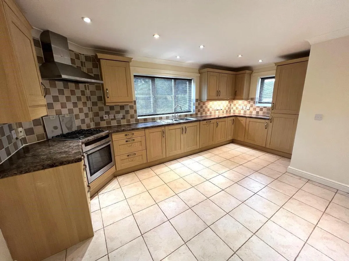 GLEBE ROAD, QUENIBOROUGH, LEICESTER