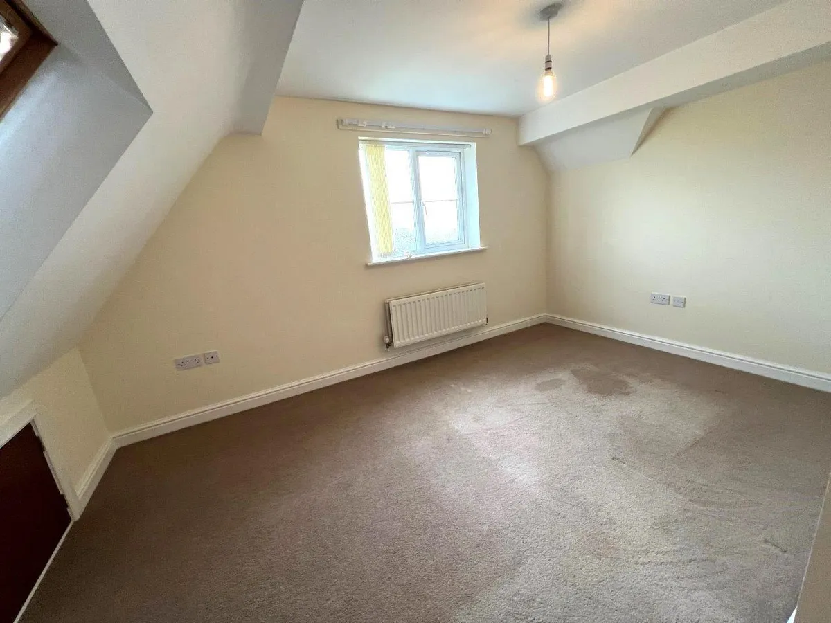 GLEBE ROAD, QUENIBOROUGH, LEICESTER