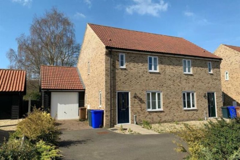 3 bedroom property for sale in High Street, Lakenheath £250,000