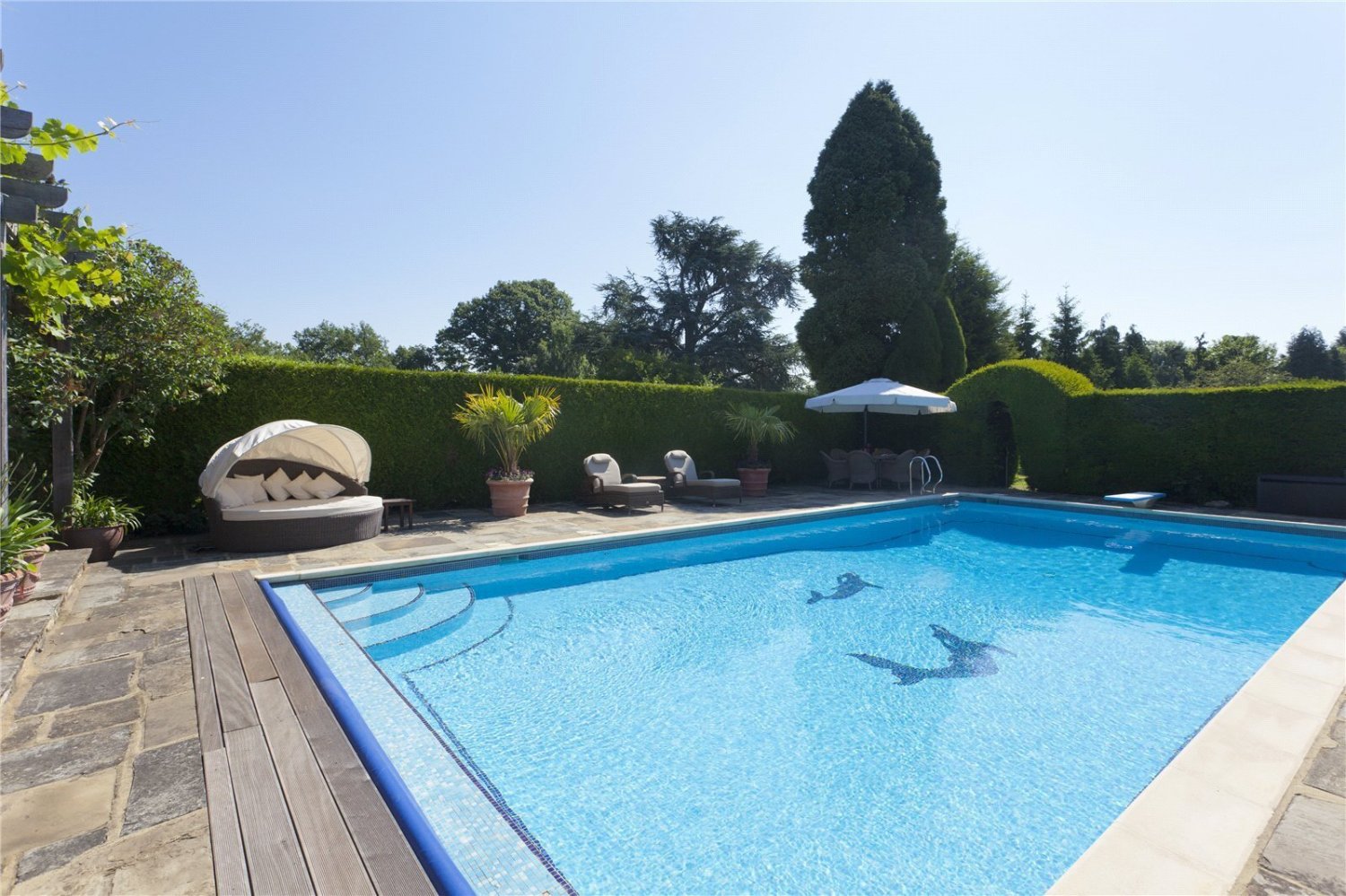 JacksonStops 6 bedroom property for sale in Ballards Lane