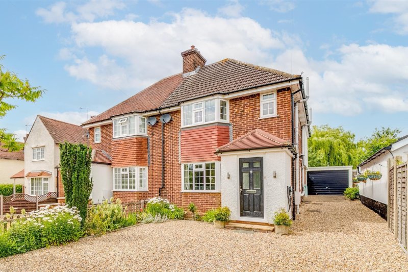 3 bedroom property for sale in Glebe Road, Letchworth Garden City