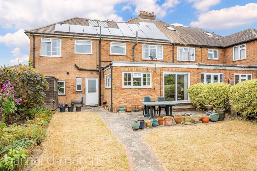 Ferriers Way, Epsom 4 bedroom semidetached house Barnard Marcus