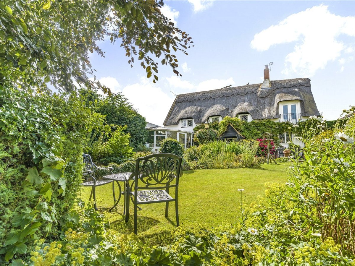 JacksonStops 4 bedroom property for sale in High Street, Broughton