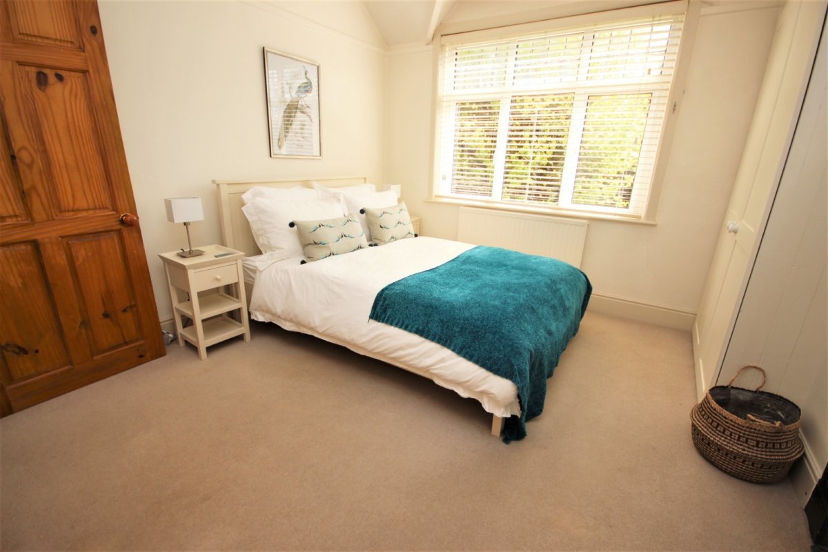 3 bedroom property for sale in Newton Road, Sturminster Marshall