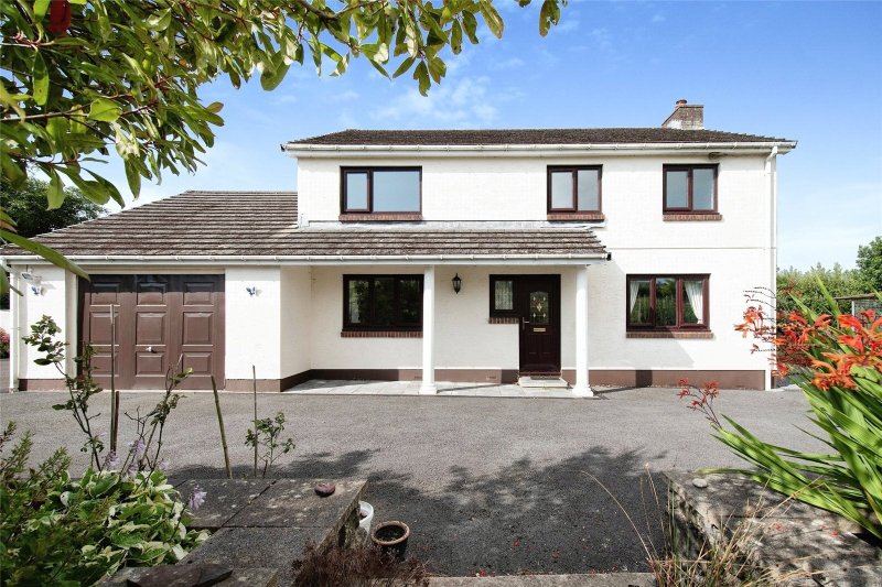 4 bedroom property for sale in Heol Ddu, Ammanford, Carmarthenshire