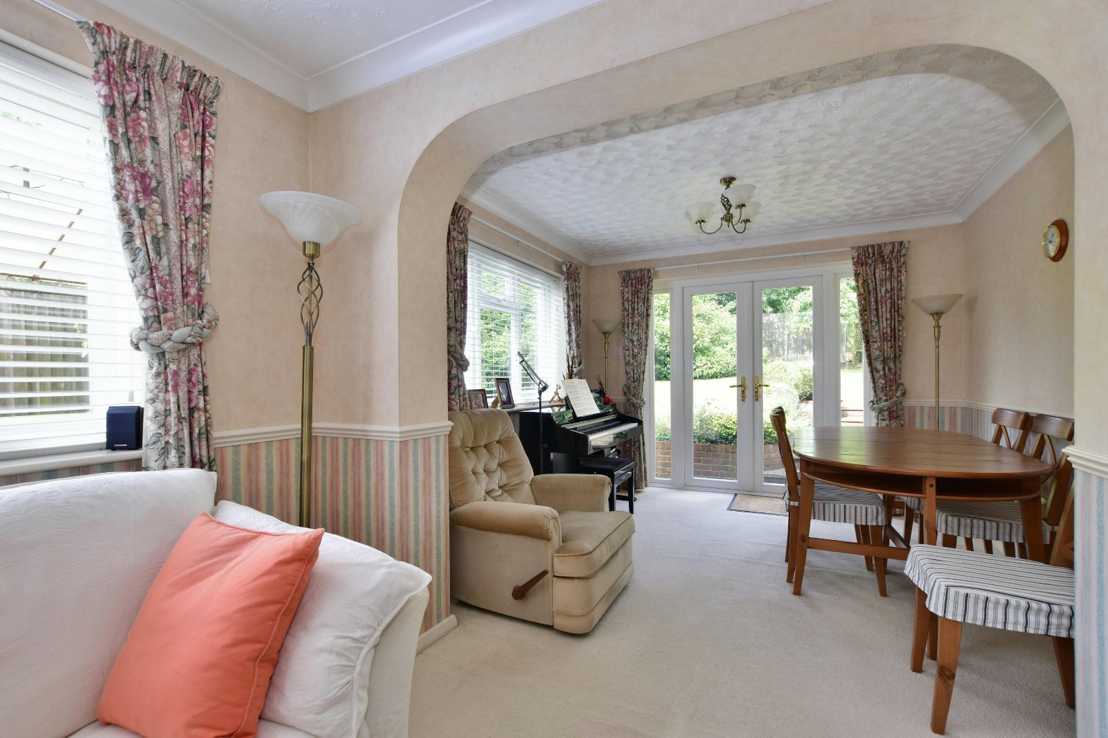 3 bedroom property for sale in Oak Green, Abbots Langley, Herts, WD5 Offers in excess of £585,000 3 bedroom property for sale in Oak Green, Abbots Langley, Herts, WD5 Offers in excess of £585,000