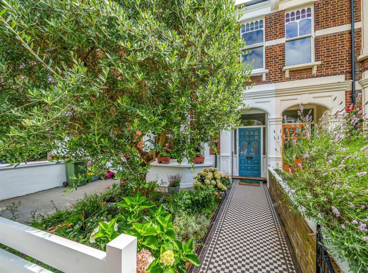 6 bedroom property for sale in Chevening Road, London, NW6 £2,100,000