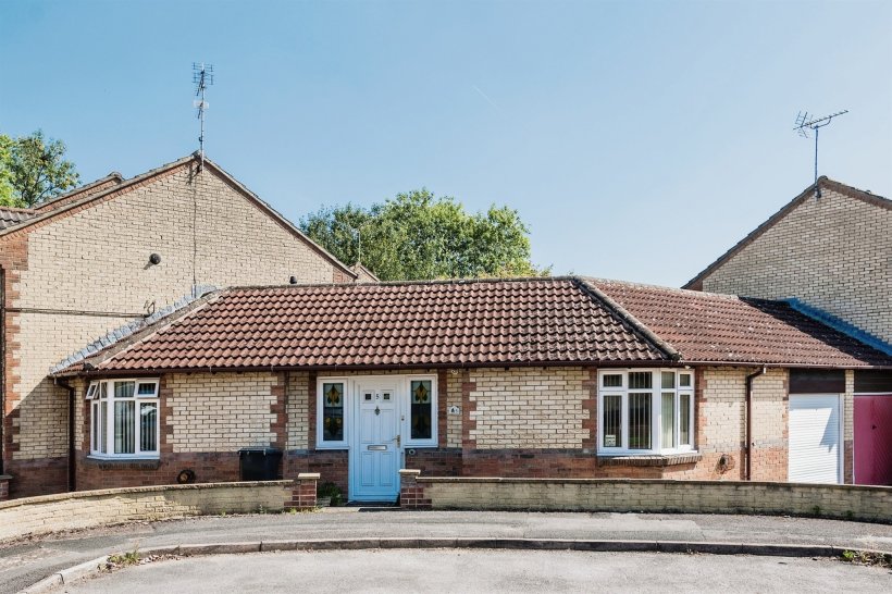 Archer Close, Swindon 2 bedroom terraced bungalow Allen & Harris