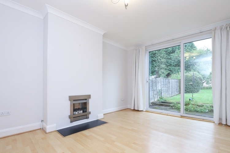 3 bedroom property to let in Arthray Road, Botley £1,600 pcm