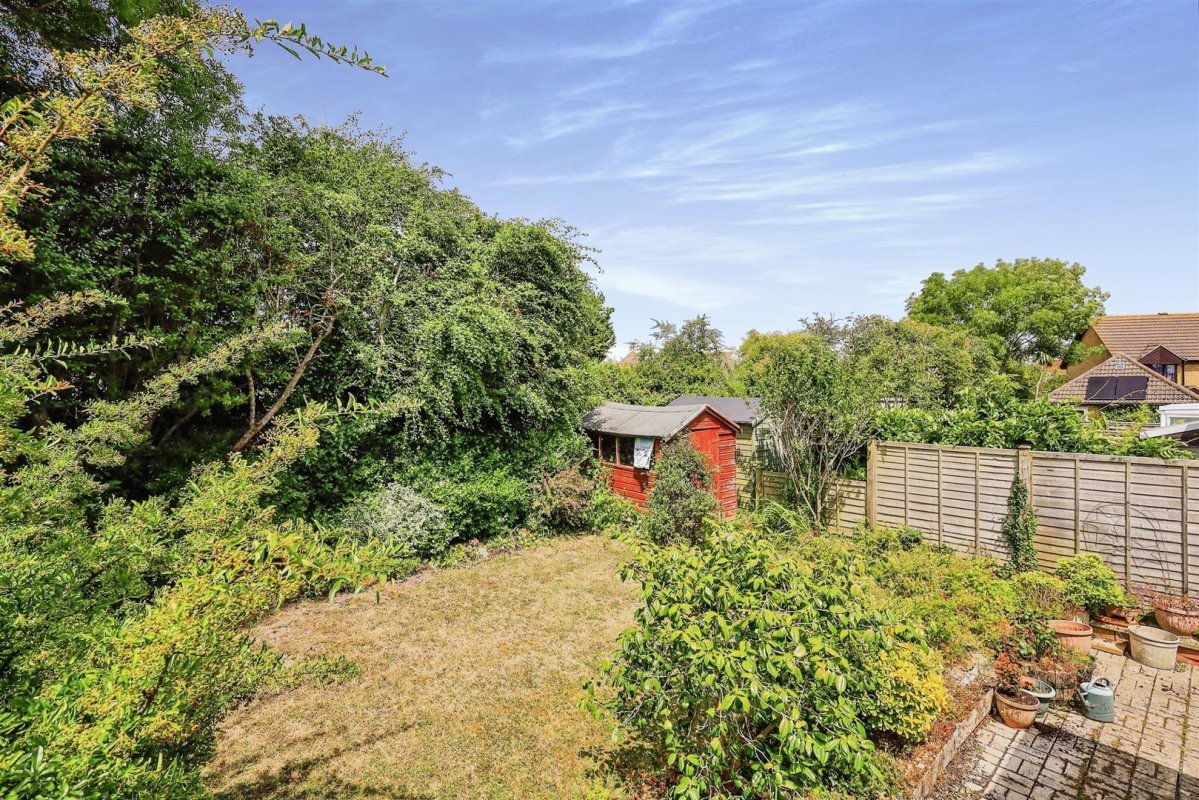 4 bedroom property for sale in The Stiles, Hailsham, East Sussex, BN27 Offers in the region of