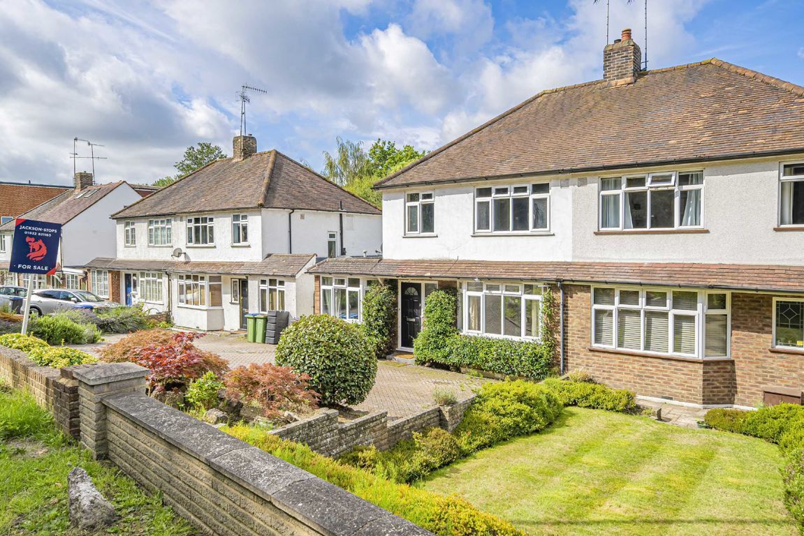 JacksonStops 3 bedroom property for sale in Brooklands Road