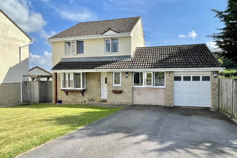 4 bedroom property for sale in Dinnis Close, Tedburn St Mary, EX6