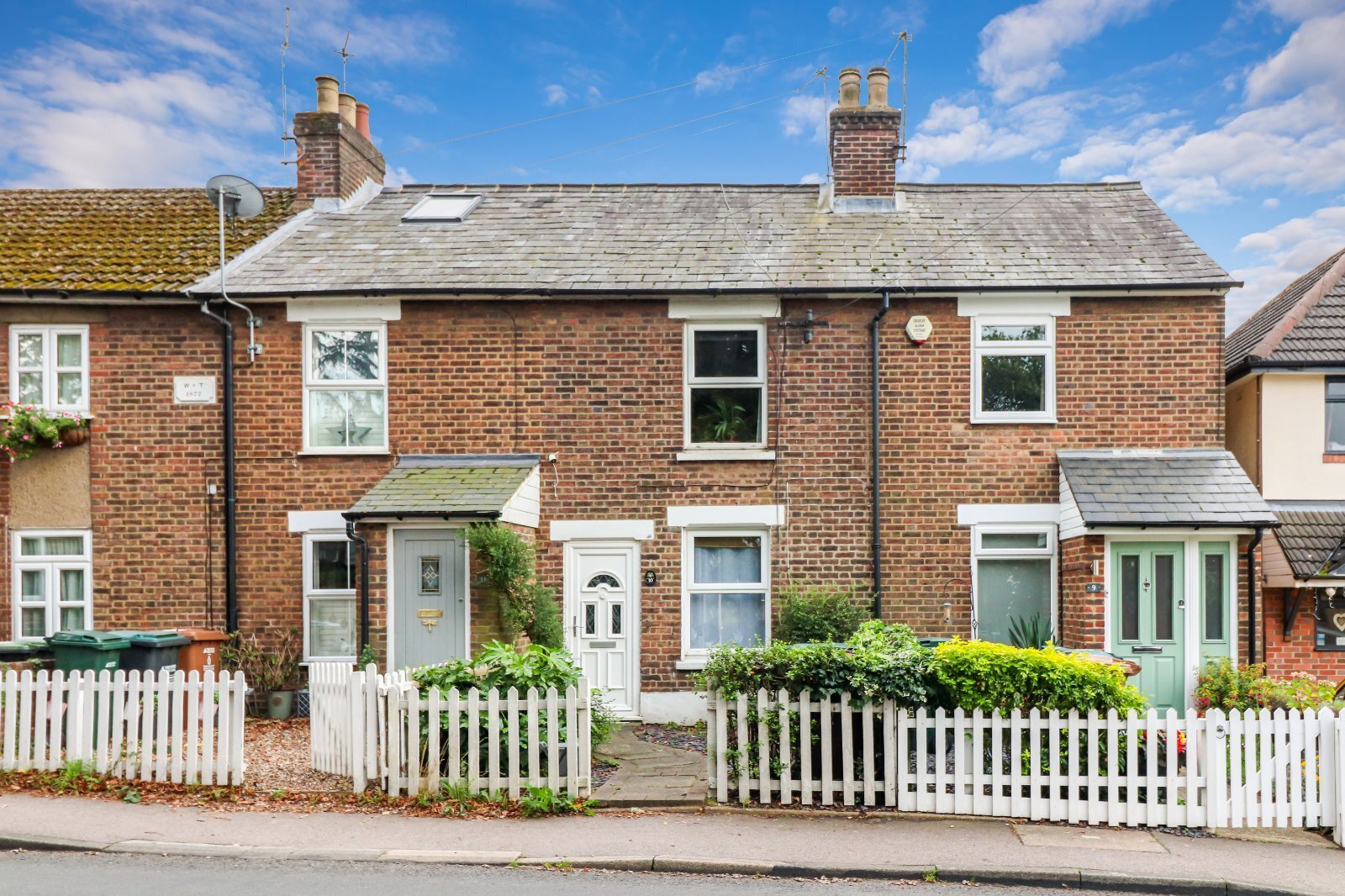 2 bedroom property for sale in College Road, Abbots Langley, Herts, WD5