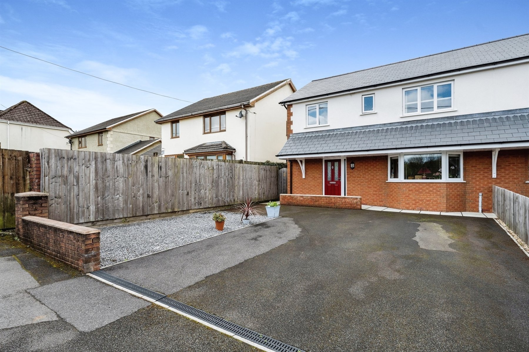 4 bedroom property for sale in Roman Road, Banwen, Neath £220,000