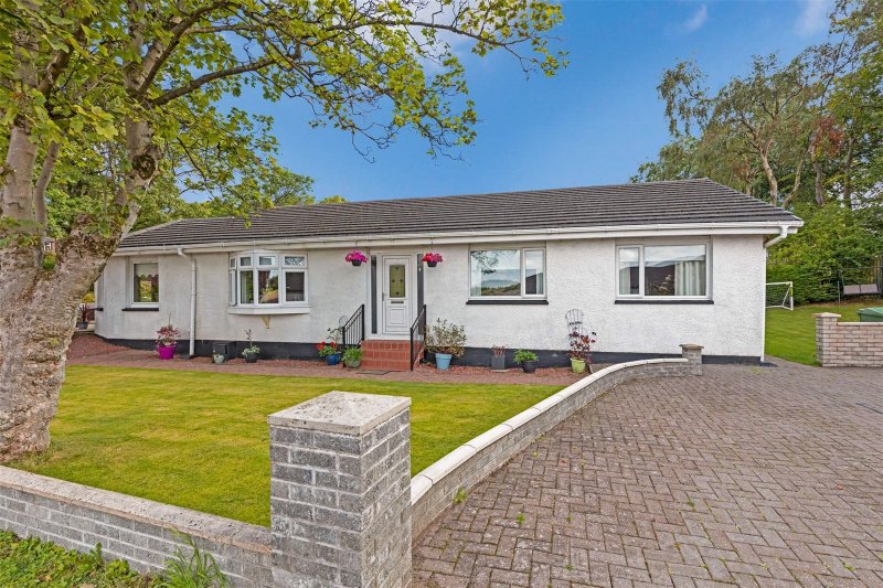 3 bedroom property for sale in Whitehill Farm Road, Stepps, Glasgow
