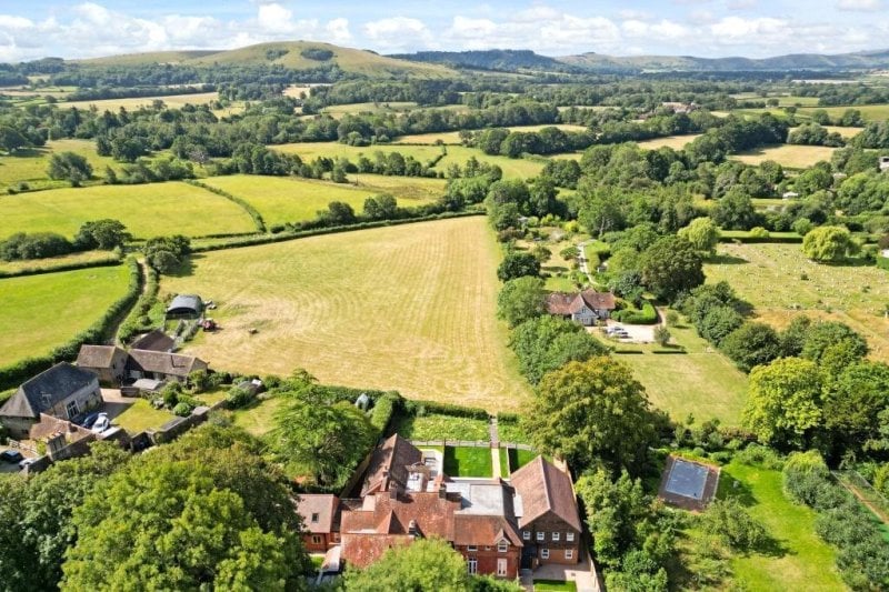 3 bedroom property for sale in Hassocks Road, Hurstpierpoint, BN6 £