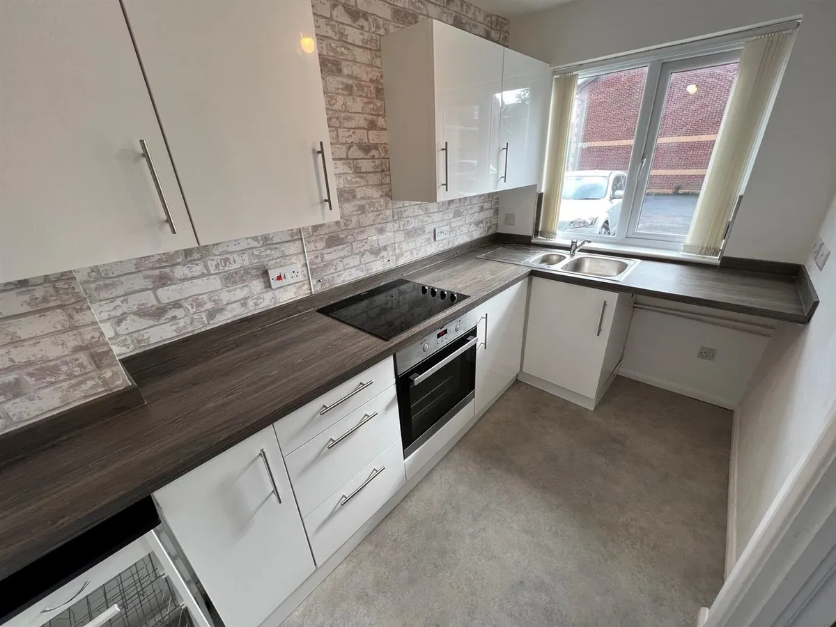 APPLEWOOD DRIVE, GRANTHAM