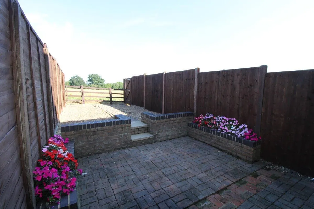 APPLEWOOD DRIVE, GRANTHAM