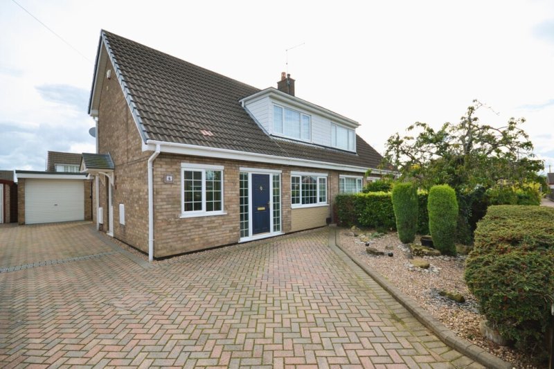 3 bedroom property for sale in Leyfield Court, Armthorpe £215,000