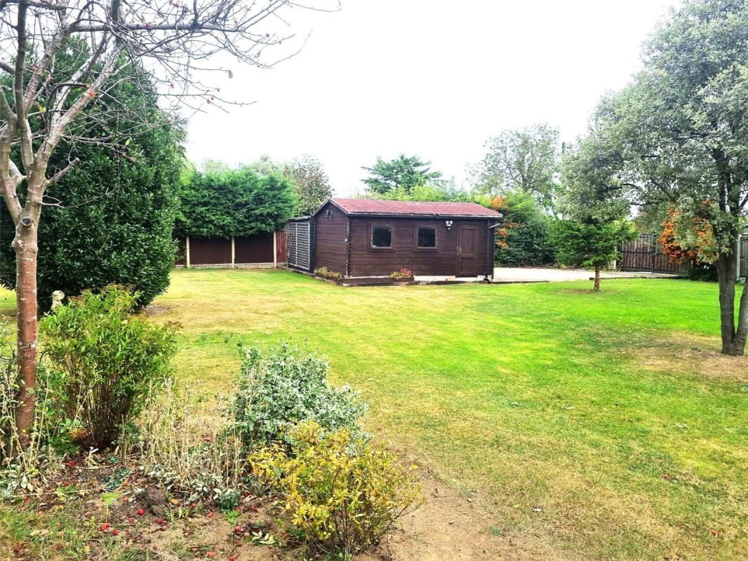 3 bedroom property for sale in Old Heath Road, Southminster, Essex, CM0